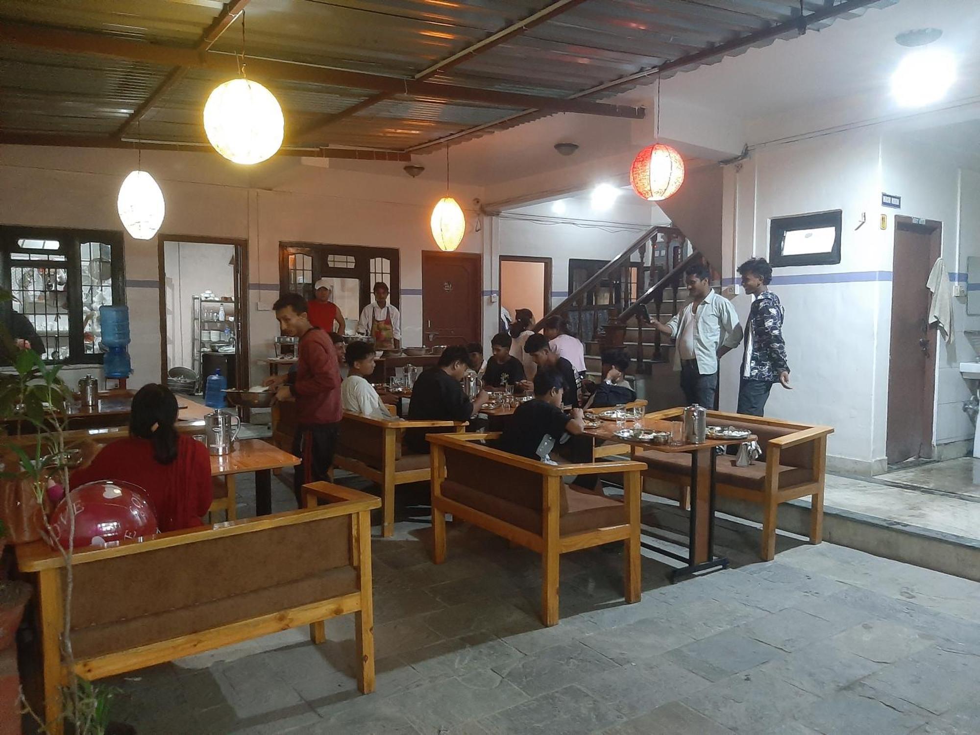 Hotel Lake N Yeti Pokhara Eksteriør billede